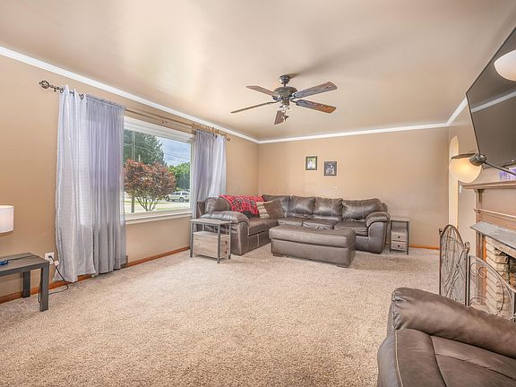 3rd image of 7 Northgate Dr