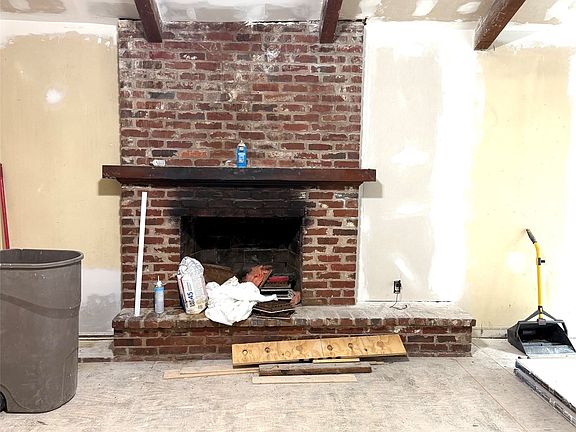 3rd image of 2711 Gwynnbrook Rd