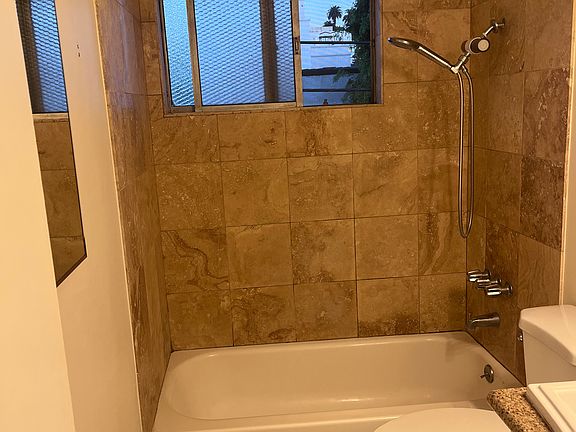 3rd image of 749 N Vendome St #7