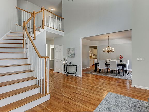 2nd image of 10 Hasemann Ct