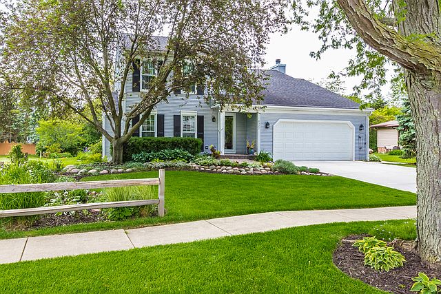1st image of 8322 Woodridge Dr