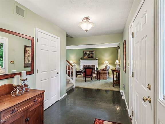 2nd image of 179 Fox Run Trl