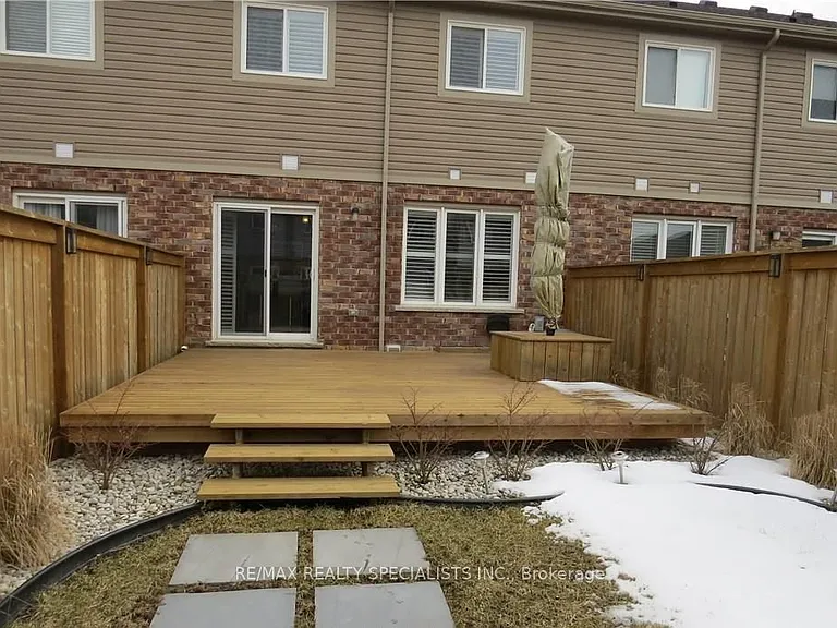 101 Roselawn Cres — Photo 26