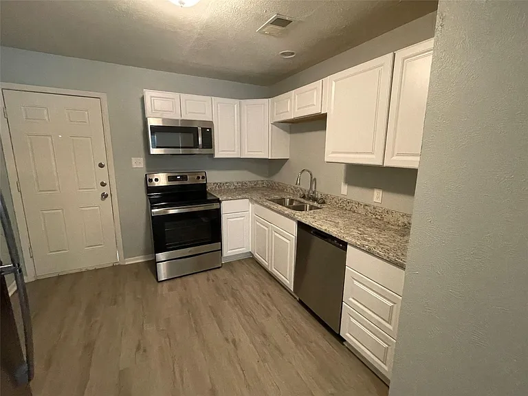5736 Aton Ave — Photo 7