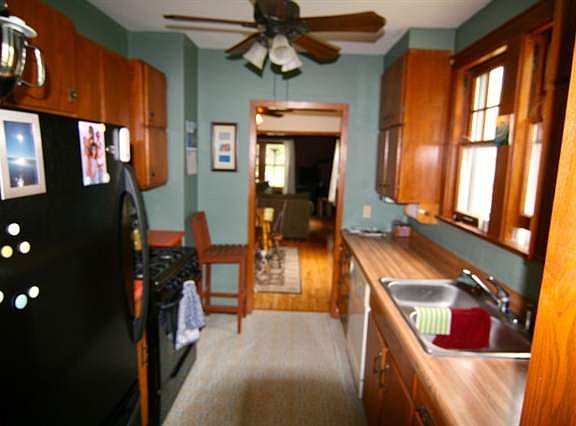 3rd image of 206 S 4th St