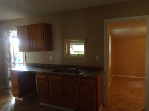 4th image of 402 S Vine St
