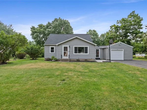398 Trimmer Rd, Spencerport, NY 14559