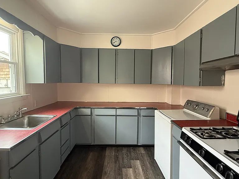 604 Park Ave — Photo 7