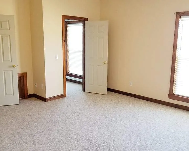3516 Walnut Grove Ln NE — Photo 5