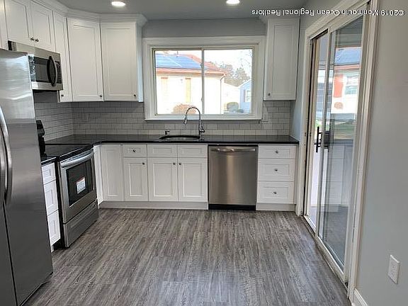 3rd image of 13 Longwood Dr #72