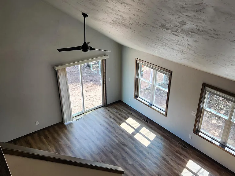 558 Grove St #558 — Photo 4