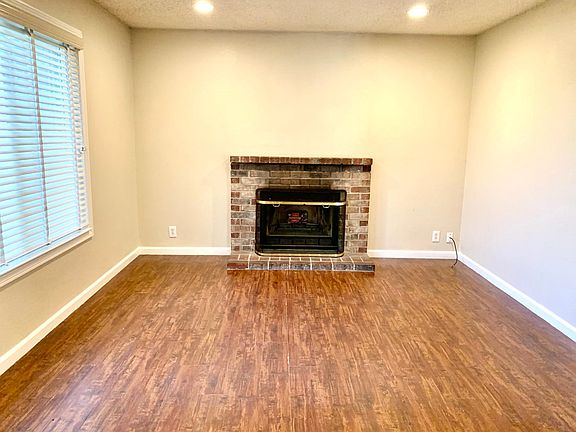 3rd image of 4725 Keema Ave