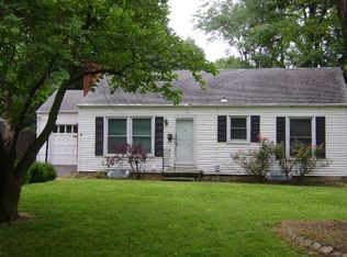 9005 E 65th St, Raytown, MO 64133