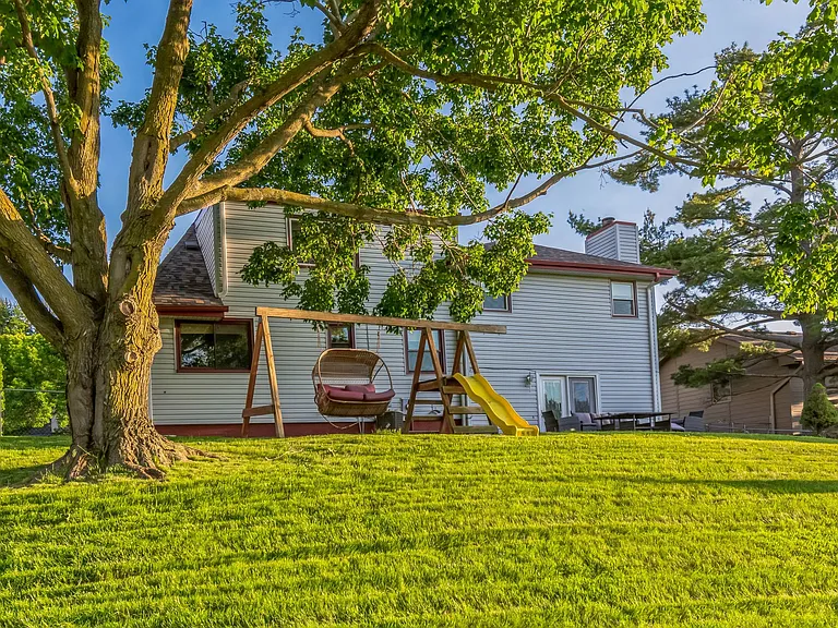 11322 Sahler St — Photo 12