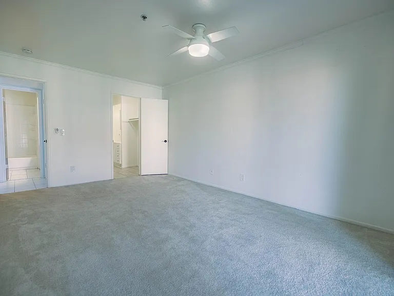 1650 N 87th Ter #27B — Photo 22