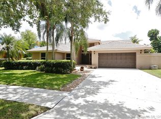 1245 Fairfax Ct, Weston, FL 33326