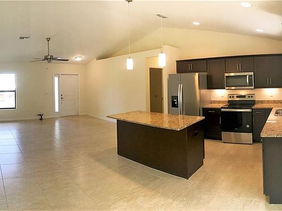 2nd image of 32 NE 9th Pl