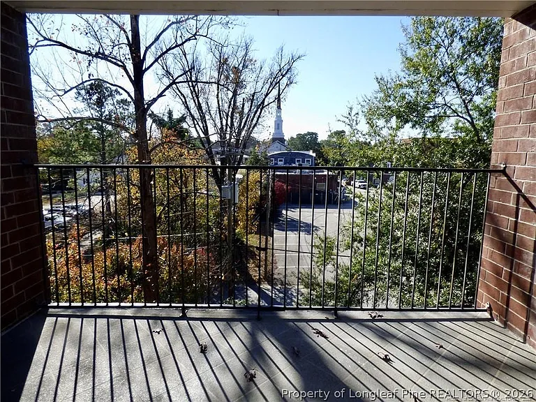 Clarendon St — Photo 43