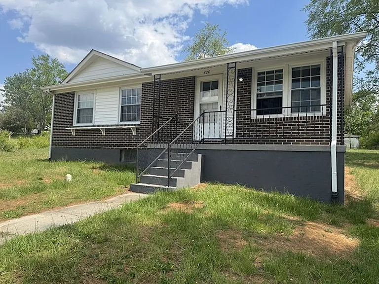 620 E Roanoke St — Photo 1