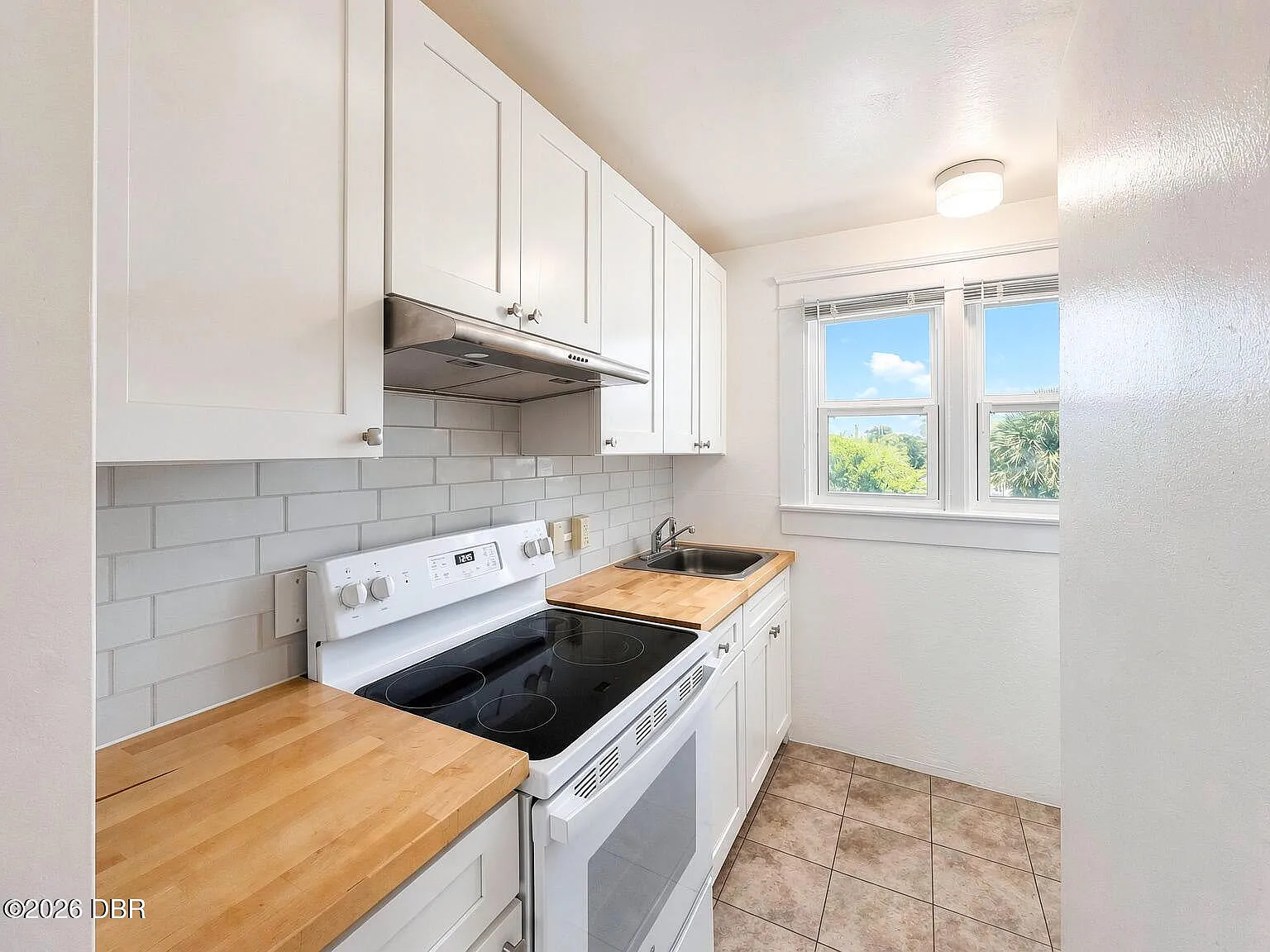2 bed, 1.0 bath, 500 sqft, $1,200 — Photo 2