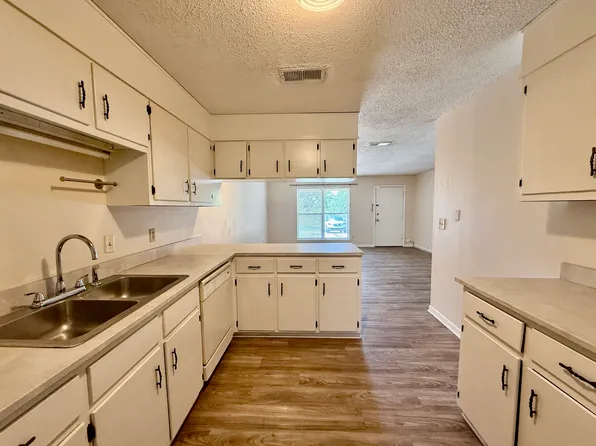 3226 Santa Rosa Dr, Gulf Breeze, FL 32563