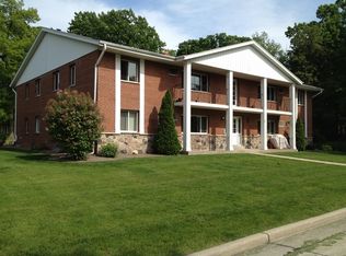 2006 S 104th St APT 4, West Allis, WI 53227