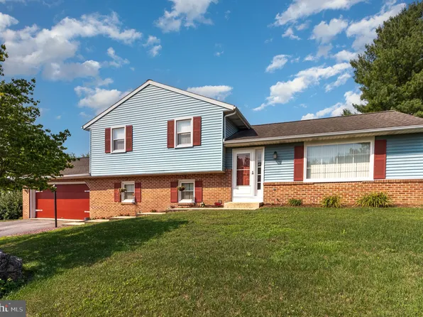 24 Karen Ct, Lititz, PA 17543