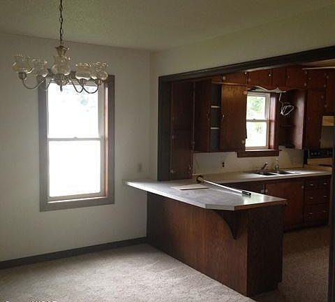5th image of 671 Lakeview St