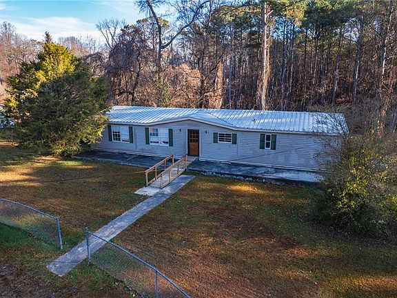 2nd image of 73 Lambert St