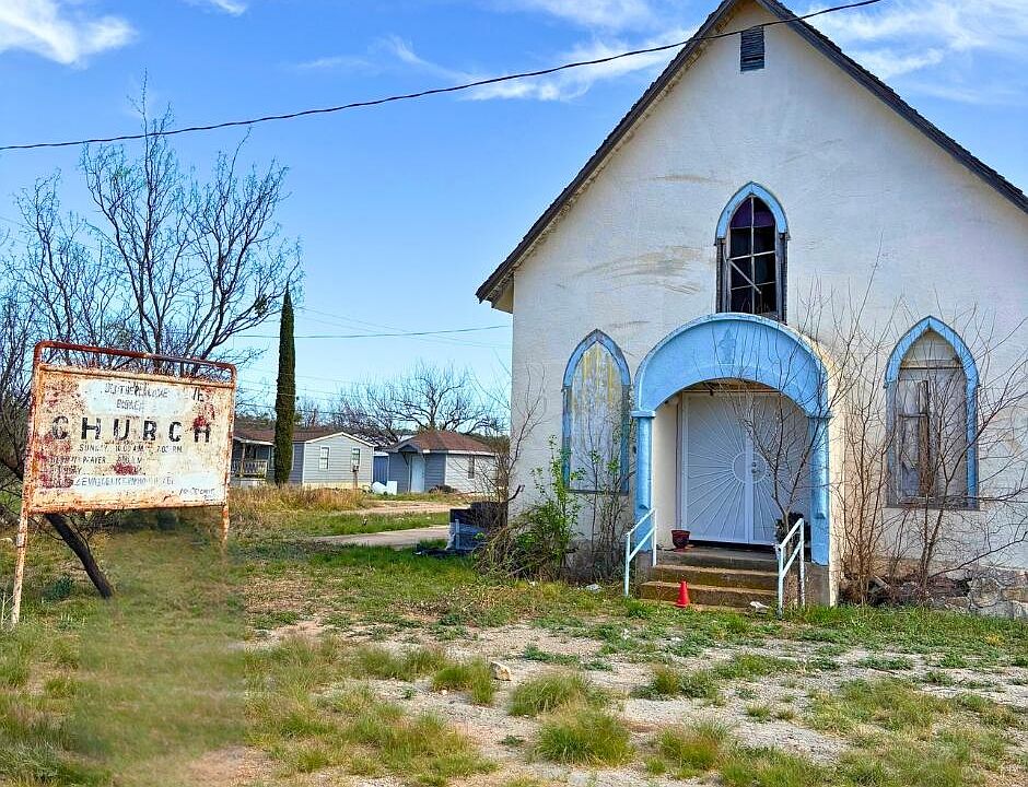 1st image of 509 Amistad St