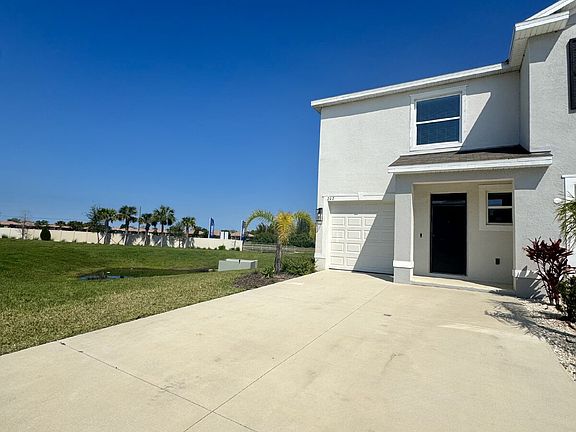 3rd image of 202 Mangrove Shade Cir