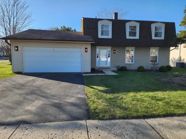 829 Oakwood Dr, Westmont, IL 60559