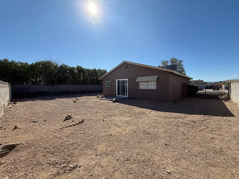 455 Ash St — Photo 21