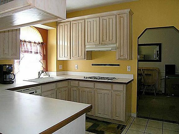 5th image of 4202 Bretts Ct