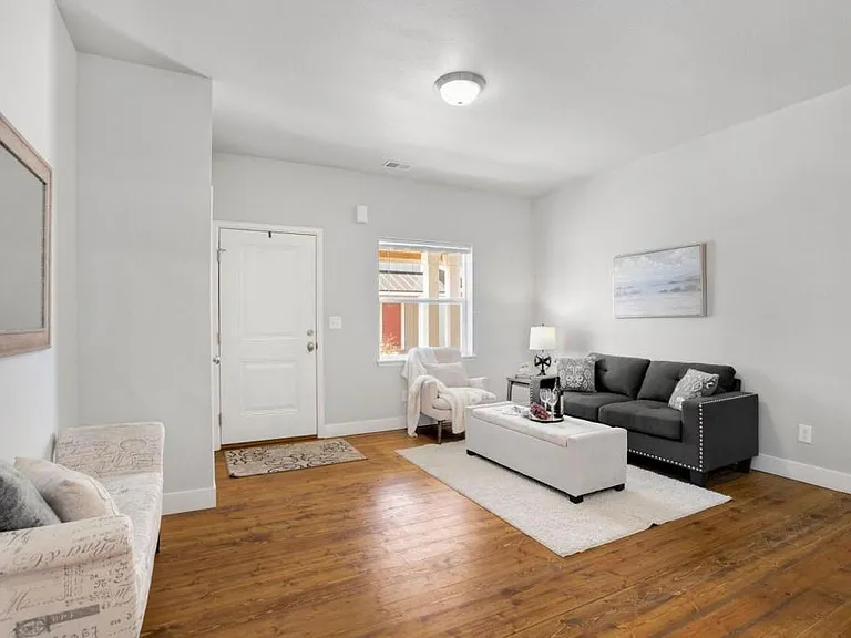 4070 Sveta Ln — Photo 3