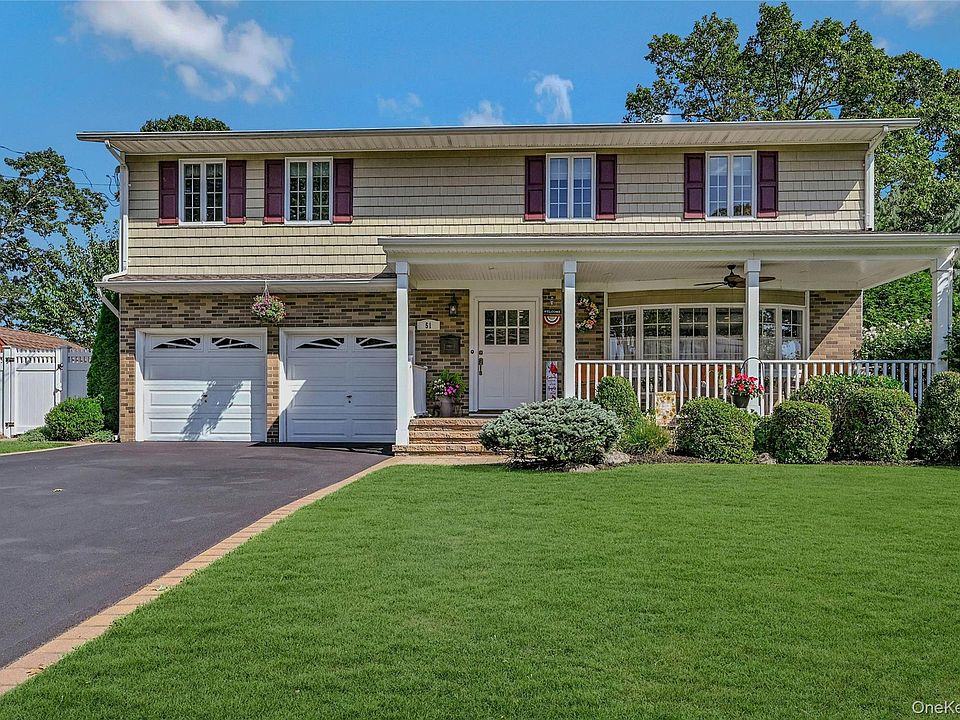 1st image of 51 Oakwood Hills Drive