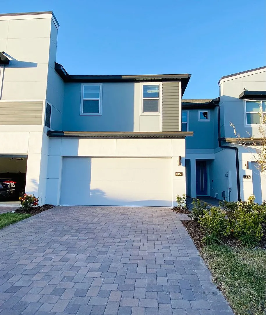 Awesome Townhome for Rent — Photo 1