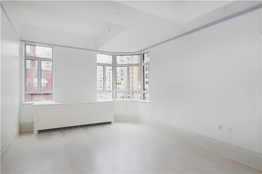 Rented by R New York