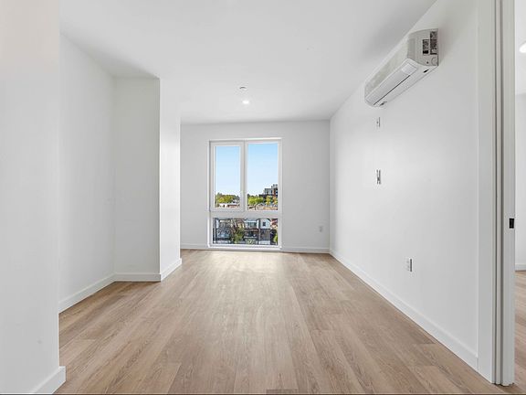 5th image of 172-02 Hillside Ave #6D