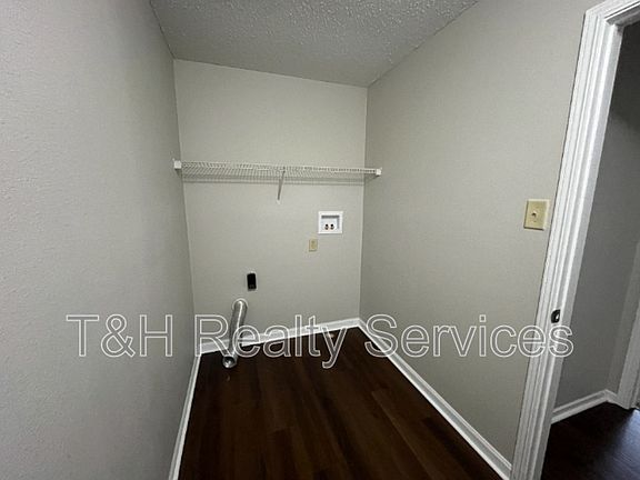 4th image of 3113 Brandenburg Dr