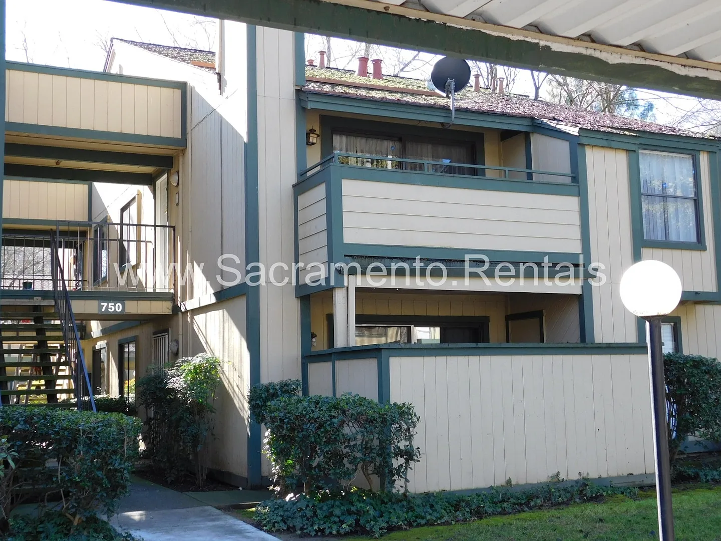 Very Nice 2bd/1+ba Condo in Gated South Natomas Community! — Photo 2