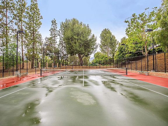 4th image of 740 Tennis Club Ln