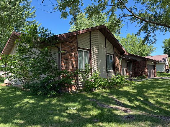 2nd image of 819 Barwick Place
