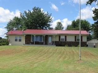 261 Rr 1, Wayne City, IL 62895