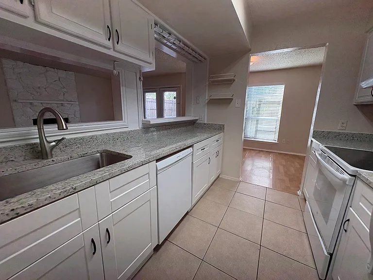 14379 Haymeadow Cir — Photo 9