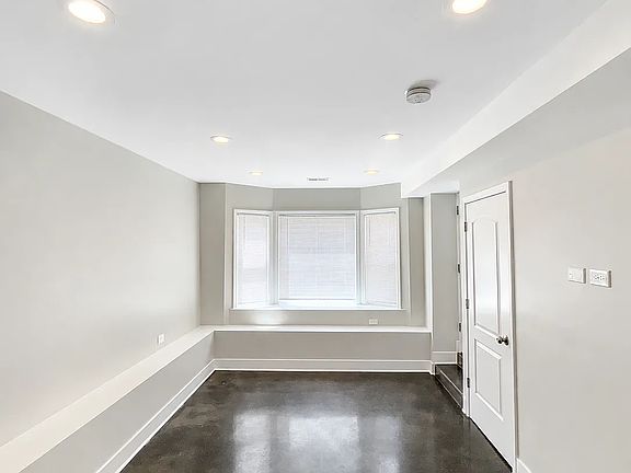 5th image of 1905 N Kenneth Ave #1
