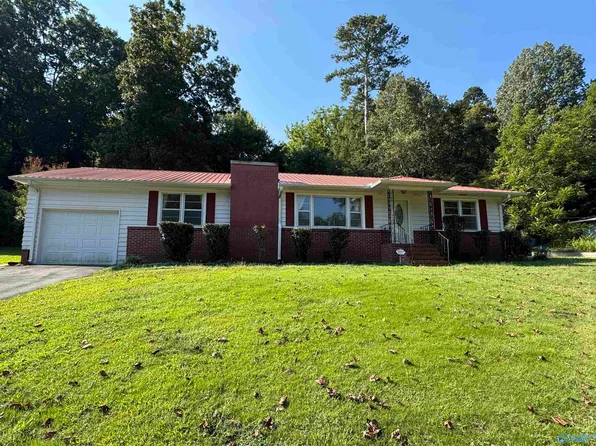 1429 Patterson St, Guntersville, AL 35976