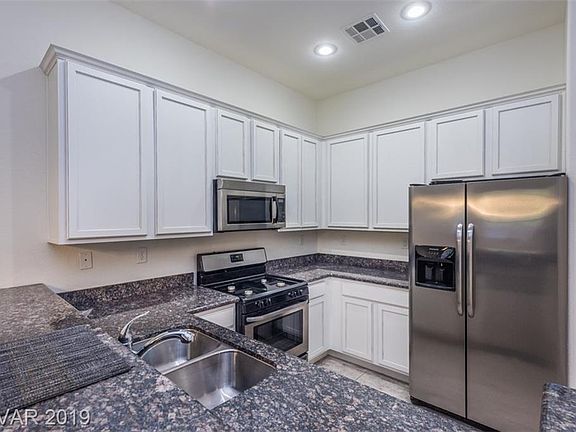 4th image of 7552 Nicklin St