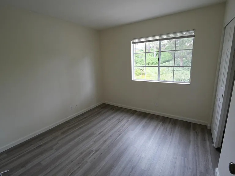 25051 Amberwood — Photo 16