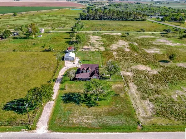 151 County Road 230, Ganado, TX 77962